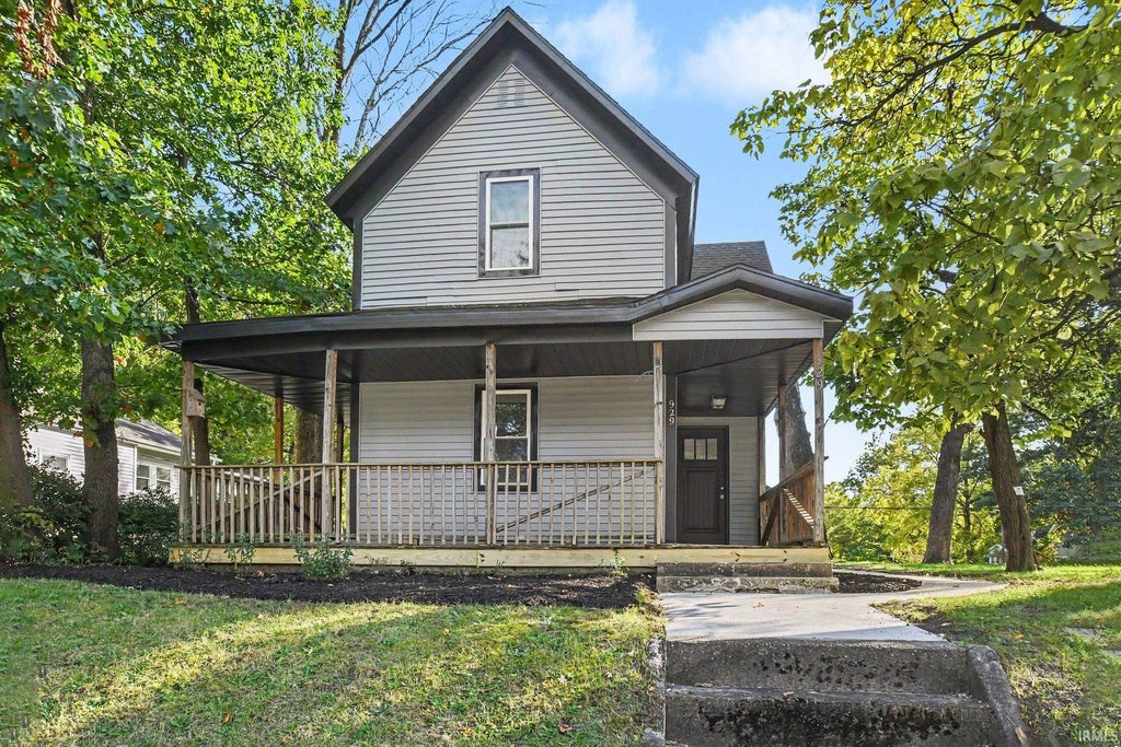 Photo of 929 Middlebury Street, Elkhart, IN 46516 (MLS # 202642151)