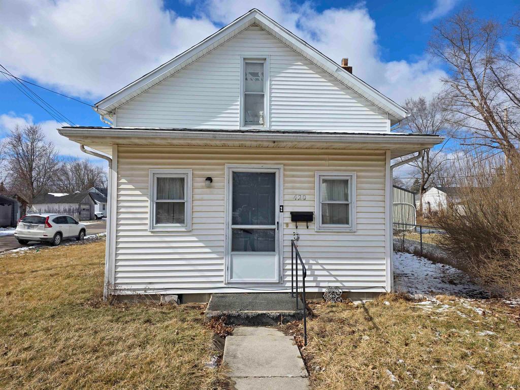 Photo of 420 S Cherry Street, Hartford City, IN 47348 (MLS # 202605914)