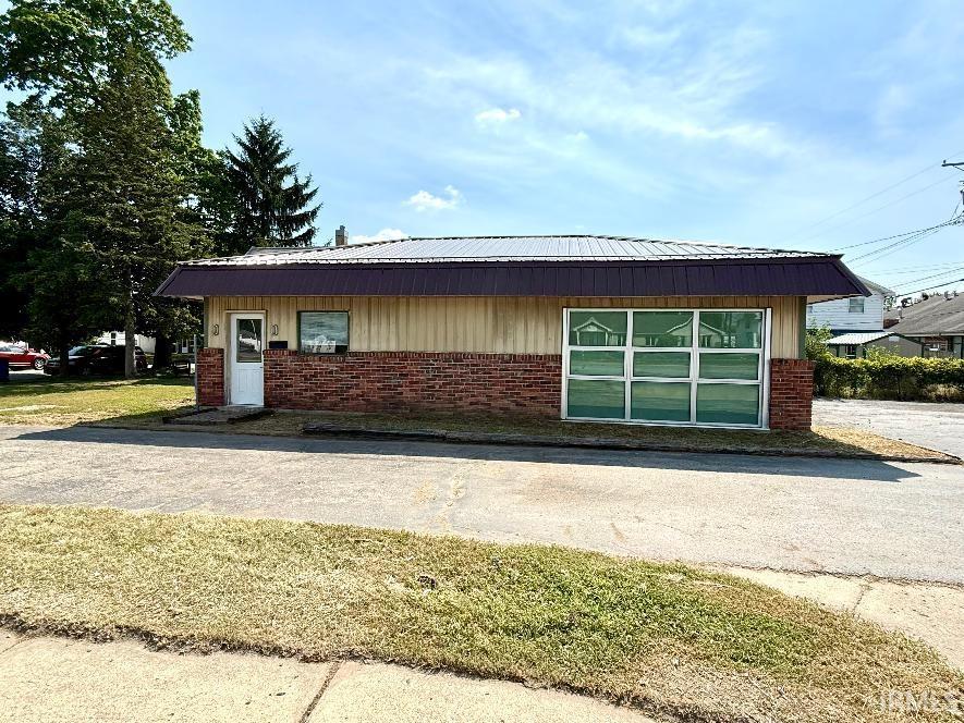 Photo of 314 N Baldwin Avenue, Marion, IN 46952 (MLS # 202627331)