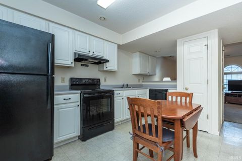 Tiny photo for 882 E Sherwood Hills Drive, Bloomington, IN 47401 (MLS # 202606848)