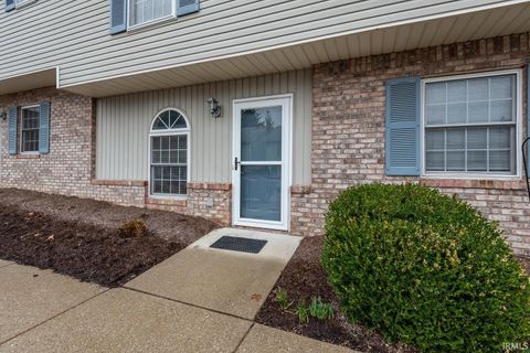 Photo of 882 E Sherwood Hills Drive, Bloomington, IN 47401 (MLS # 202606848)