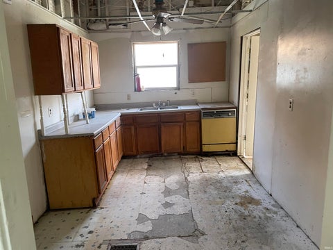 Tiny photo for 62 S Wayne Street, Peru, IN 46970 (MLS # 202621734)