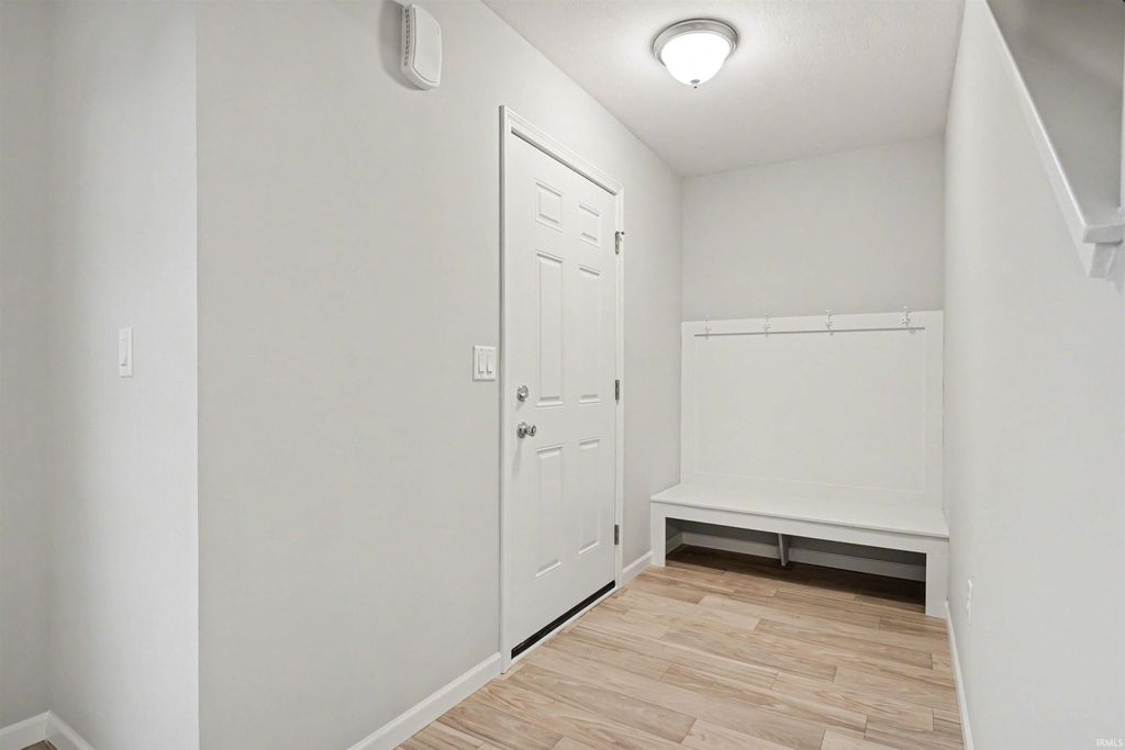 Photo of 5116 Bankside Court, Mishawaka, IN 46544 (MLS # 202549402)