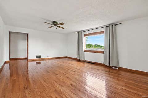 Tiny photo for 4061 E 350 S Road, Rochester, IN 46975 (MLS # 202627503)