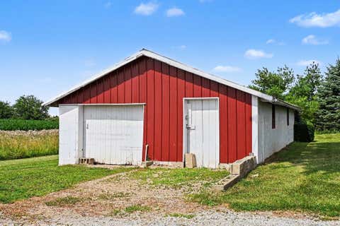 Tiny photo for 4061 E 350 S Road, Rochester, IN 46975 (MLS # 202627503)