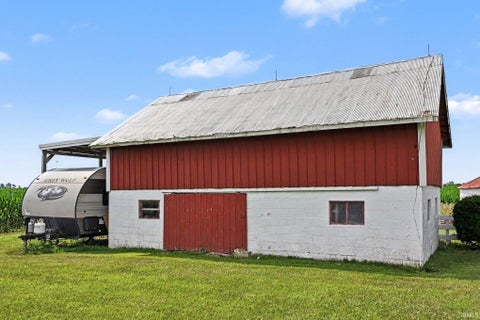 Tiny photo for 4061 E 350 S Road, Rochester, IN 46975 (MLS # 202627503)