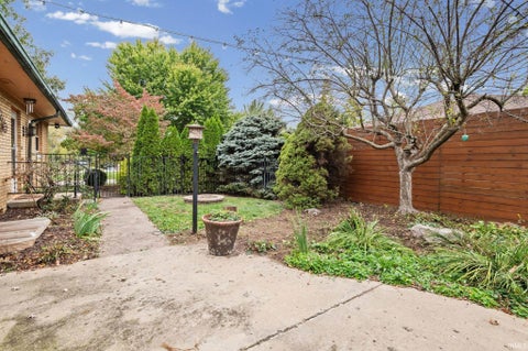Tiny photo for 1028 State Street, Lafayette, IN 47905 (MLS # 202642947)