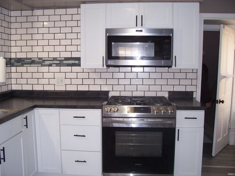 Tiny photo for 207 E Miami Avenue, Logansport, IN 46947 (MLS # 202547109)