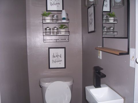 Tiny photo for 207 E Miami Avenue, Logansport, IN 46947 (MLS # 202547109)