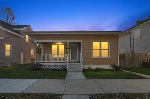 Tiny photo for 1008 California Avenue, South Bend, IN 46616 (MLS # 202643849)