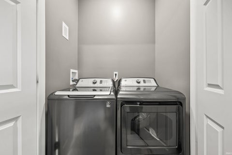 Tiny photo for 1008 California Avenue, South Bend, IN 46616 (MLS # 202643849)