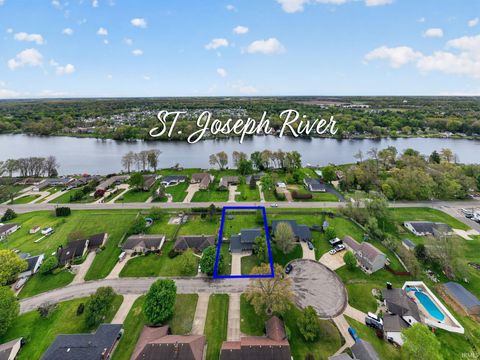 Tiny photo for 11656 Black Friars Lane, Mishawaka, IN 46545 (MLS # 202618121)