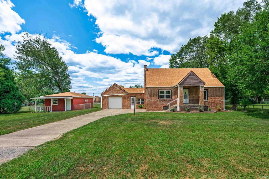 Photo of 103 N Grafton Avenue, Muncie, IN 47303 (MLS # 202636243)