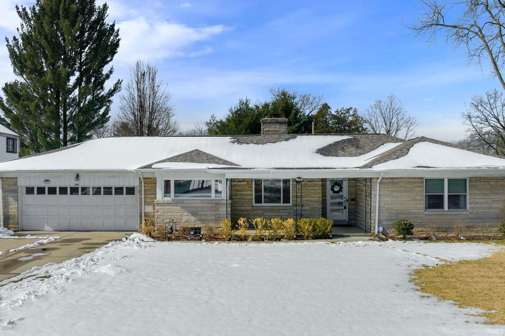 Photo of 549 N Ironwood Drive, South Bend, IN 46615 (MLS # 202605309)
