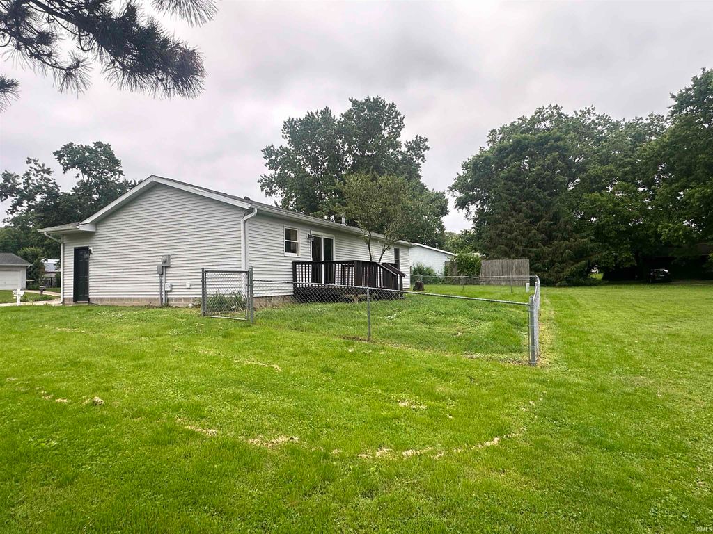 Photo of 5906 S Wallace Court, Bloomington, IN 47403 (MLS # 202619859)