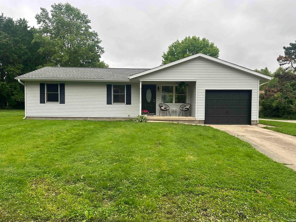 Photo of 5906 S Wallace Court, Bloomington, IN 47403 (MLS # 202619859)