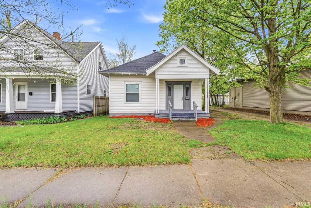 Photo of 1310 Kinyon Street, South Bend, IN 46616 (MLS # 202616659)