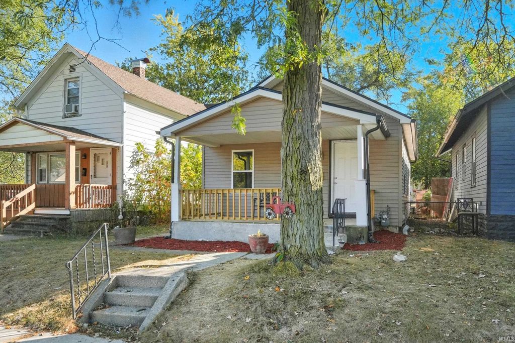 Photo of 4403 Warsaw Street, Fort Wayne, IN 46806 (MLS # 202541801)