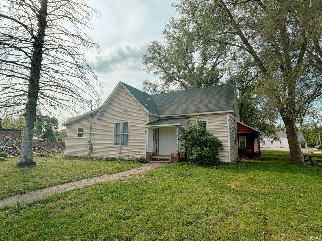 Photo of 106 E Union Street, West Union, IL 62477 (MLS # 202603372)