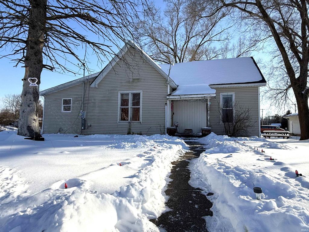 Photo of 106 E Union Street, West Union, IL 62477 (MLS # 202603372)