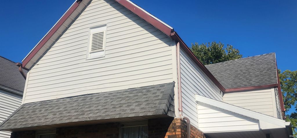 Photo of 1027 N 4Th Avenue, Evansville, IN 47710 (MLS # 202618945)