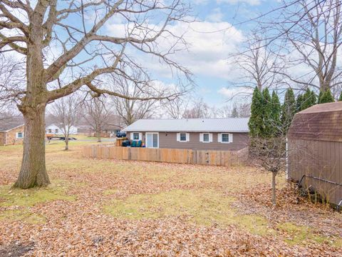 Tiny photo for 509 Nancy Drive, Sweetser, IN 46987 (MLS # 202600839)