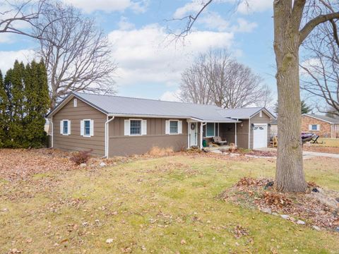 Tiny photo for 509 Nancy Drive, Sweetser, IN 46987 (MLS # 202600839)