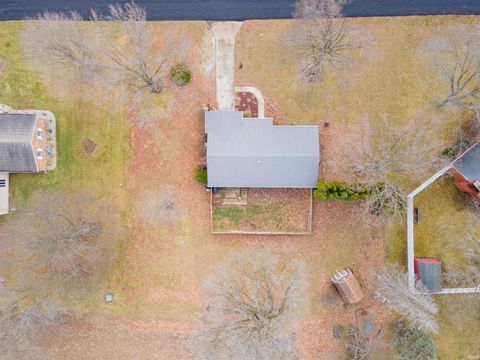 Tiny photo for 509 Nancy Drive, Sweetser, IN 46987 (MLS # 202600839)