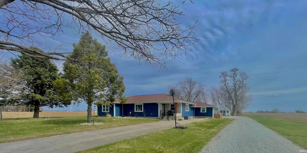 Photo of 845 N 350 E, Windfall, IN 46076 (MLS # 202608518)