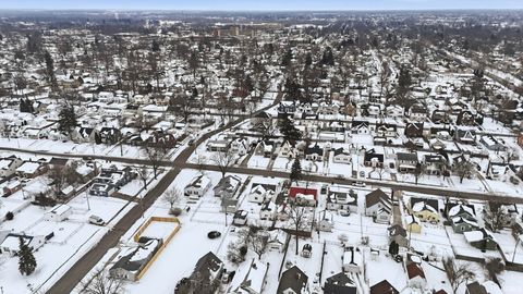 Tiny photo for 1917 Glenwood Avenue, Fort Wayne, IN 46805 (MLS # 202603861)