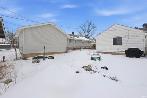 Tiny photo for 1917 Glenwood Avenue, Fort Wayne, IN 46805 (MLS # 202603861)