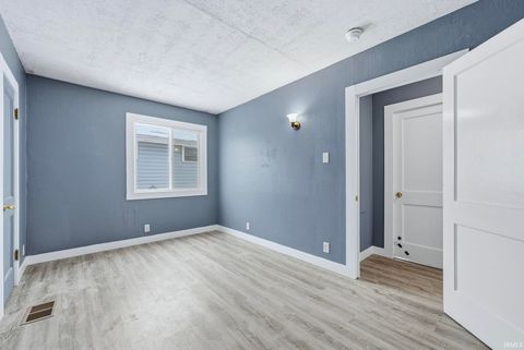 Tiny photo for 1917 Glenwood Avenue, Fort Wayne, IN 46805 (MLS # 202603861)