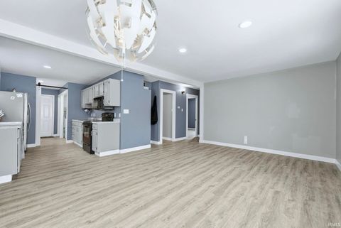 Tiny photo for 1917 Glenwood Avenue, Fort Wayne, IN 46805 (MLS # 202603861)