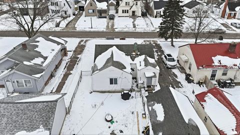 Tiny photo for 1917 Glenwood Avenue, Fort Wayne, IN 46805 (MLS # 202603861)