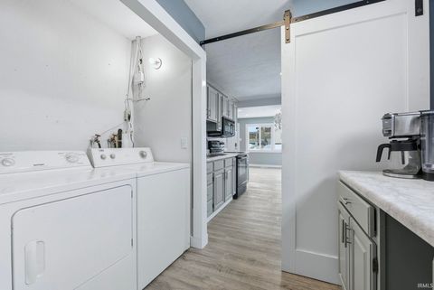 Tiny photo for 1917 Glenwood Avenue, Fort Wayne, IN 46805 (MLS # 202603861)