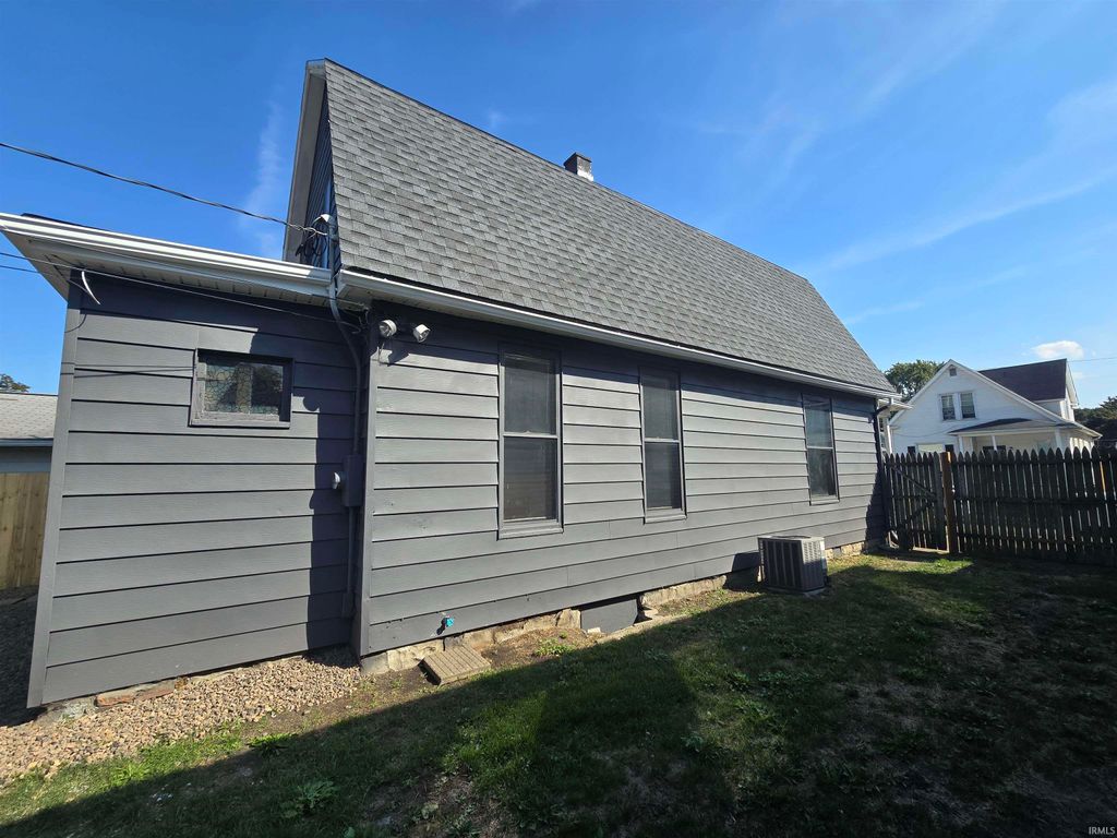 Photo of 627 Anderson Avenue, Fort Wayne, IN 46805 (MLS # 202549300)