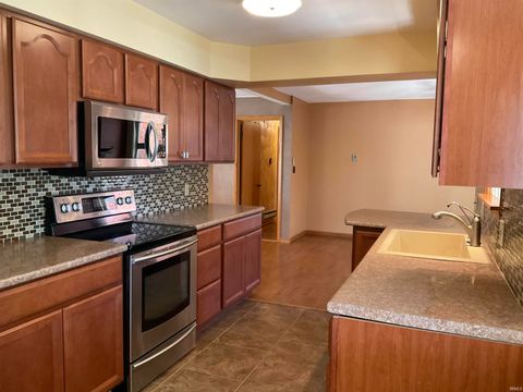 Tiny photo for 16907 Indianapolis Road, Yoder, IN 46798 (MLS # 202622427)