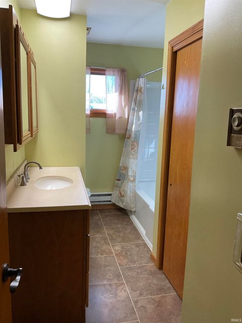 Tiny photo for 16907 Indianapolis Road, Yoder, IN 46798 (MLS # 202622427)