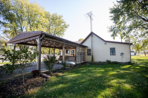Tiny photo for 6122 E St Rd 14 Road, Rochester, IN 46975 (MLS # 202642897)
