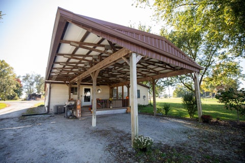 Tiny photo for 6122 E St Rd 14 Road, Rochester, IN 46975 (MLS # 202642897)