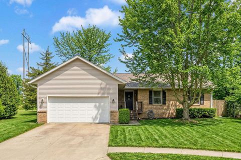 Photo of 3200 W Woodhaven Drive, Bloomington, IN 47403 (MLS # 202607238)