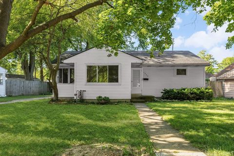 Photo of 1005 Sarasota Drive, Lafayette, IN 47909 (MLS # 202535397)