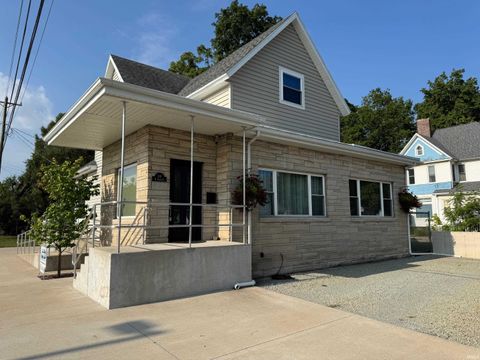 Photo of 119 W 9th Street, Rochester, IN 46975 (MLS # 202532345)