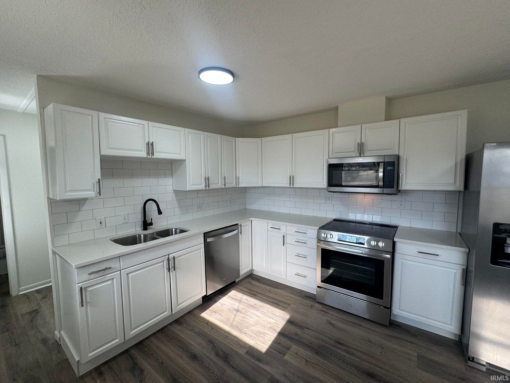 Photo of 3613 Kirkfield Drive, Fort Wayne, IN 46815 (MLS # 202605289)