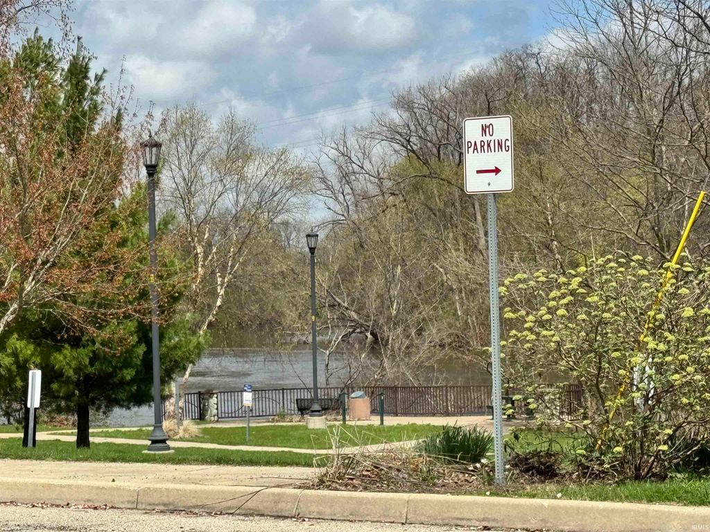 Photo of 2515 Riverside Drive, South Bend, IN 46616 (MLS # 202613085)