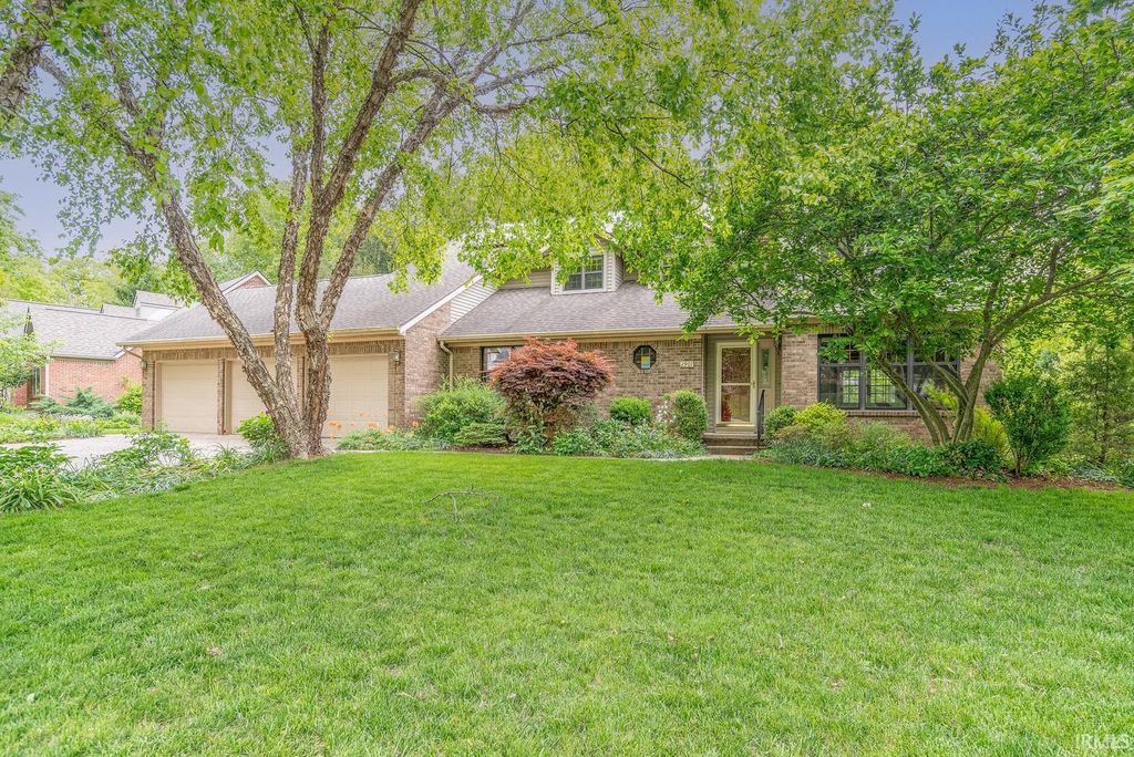 Photo of 2901 S Dale Court, Bloomington, IN 47401 (MLS # 202616749)