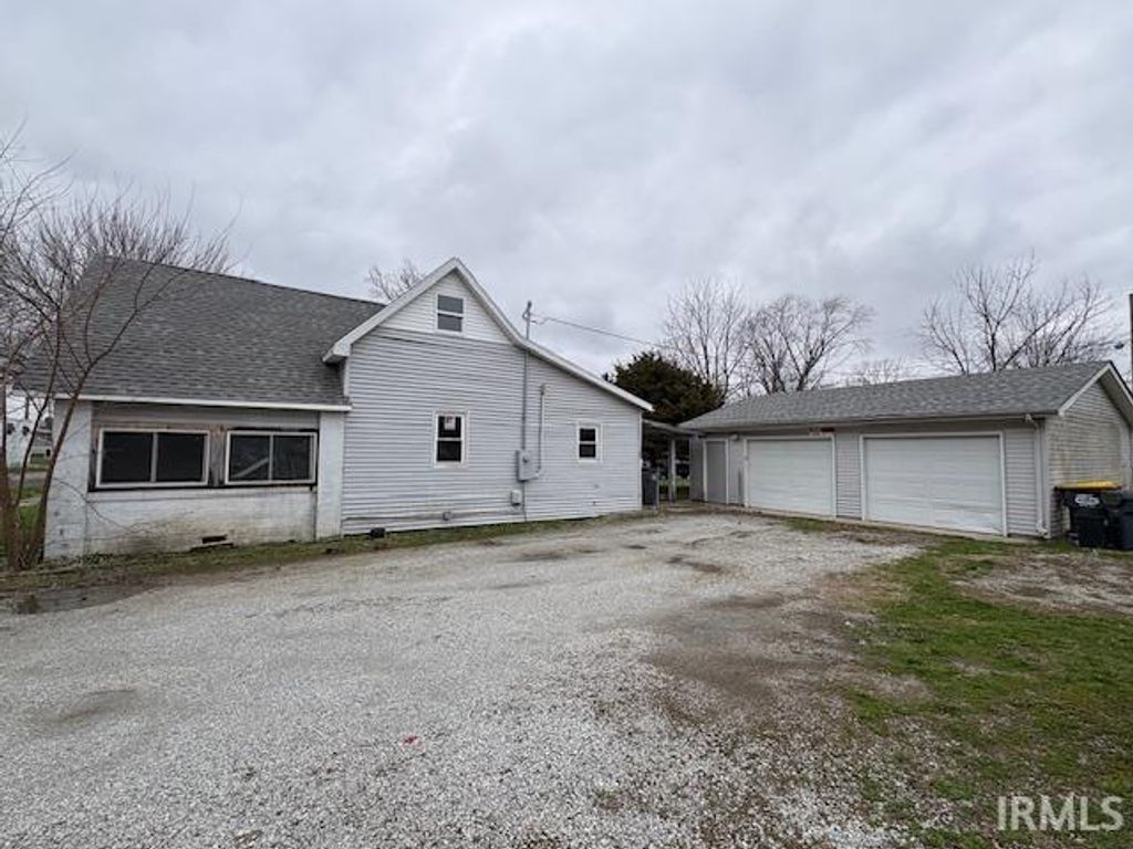 Photo of 2423 S Madison Avenue, Anderson, IN 46016 (MLS # 202610523)