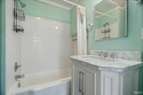 Tiny photo for 524 W Sycamore Street, Kokomo, IN 46901 (MLS # 202635195)