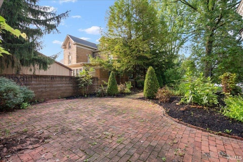Tiny photo for 524 W Sycamore Street, Kokomo, IN 46901 (MLS # 202635195)