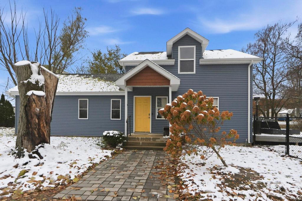 Photo of 3302 McArthur Drive, Fort Wayne, IN 46809 (MLS # 202545757)